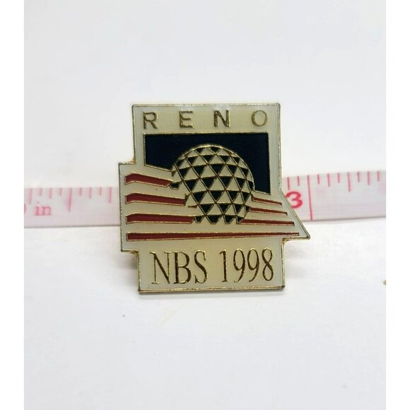 1998 Reno Flag Lapel Hat Pin National Bowling Stadium Red White Blue LI40 - Picture 4 of 4